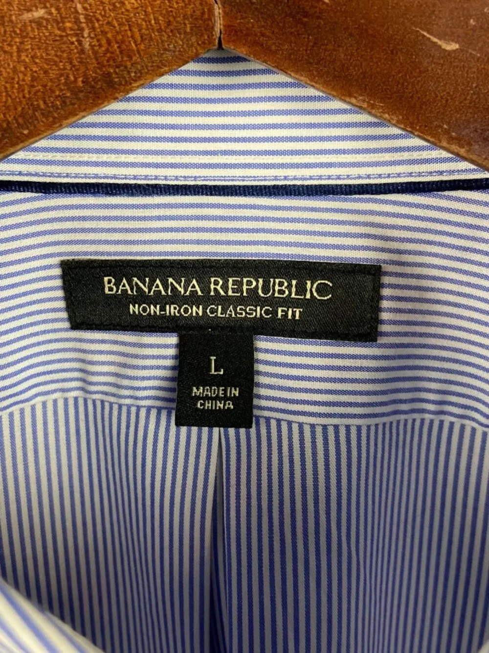 Banana Republic Non-Iron Classic Fit Blue & White Striped Button Up Size Large